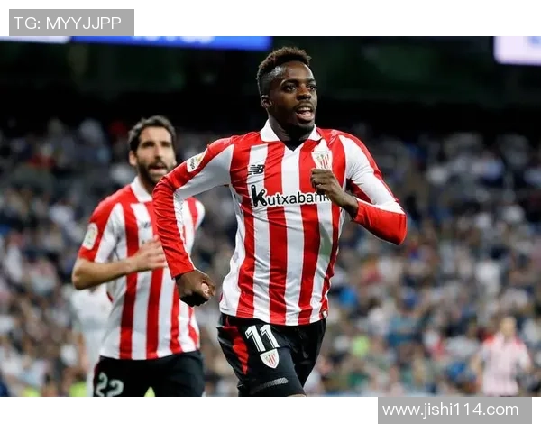 长头发男足球明星的风采与魅力解析及其在足球界的影响力探讨